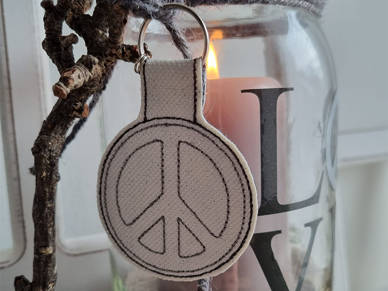 Peace Schlüsselanhänger - ITH-Stickdatei
